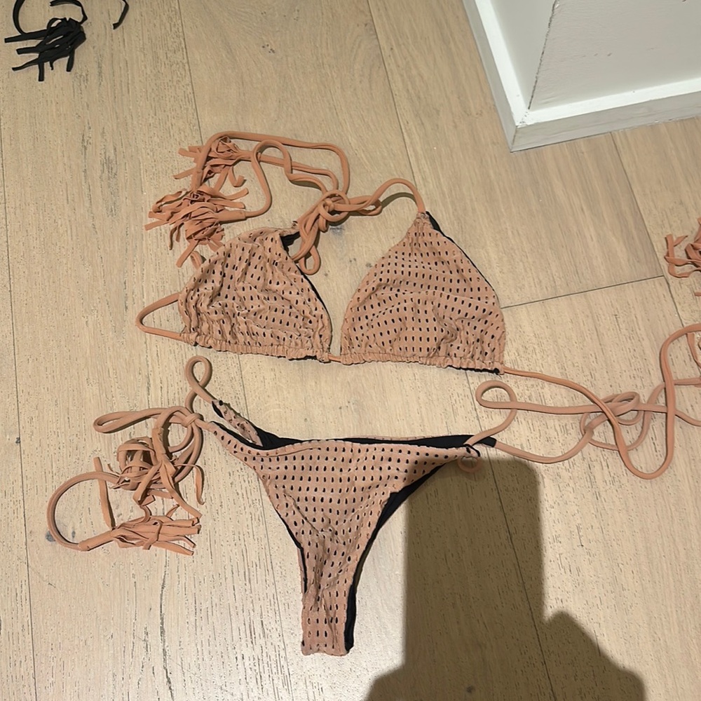 Acacia humuhumu top (xl) and polihale bottom (m) in nude mesh